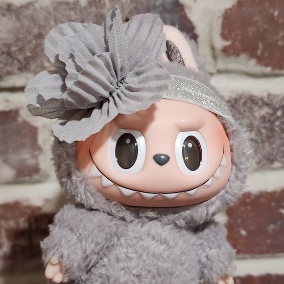 Labubu Gray Floral Headband - Picture 1 of 6